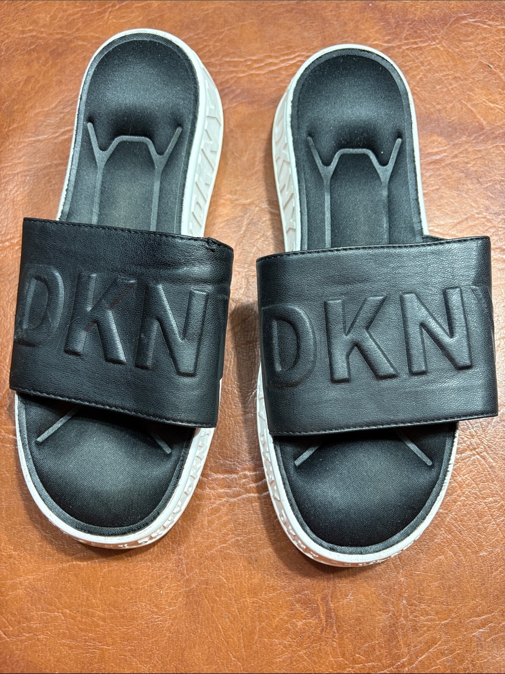Dkny Black Womens Slide Sandals with Embossed DKNY Strap Sz 8